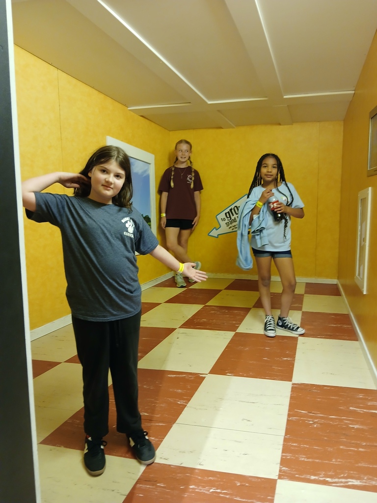 students on field trip to Mcwane center