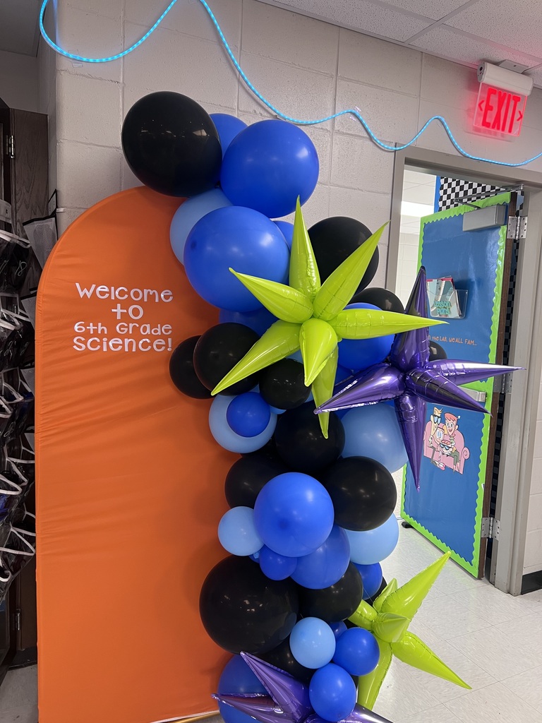 Image of a balloon wall outside the Science Lab