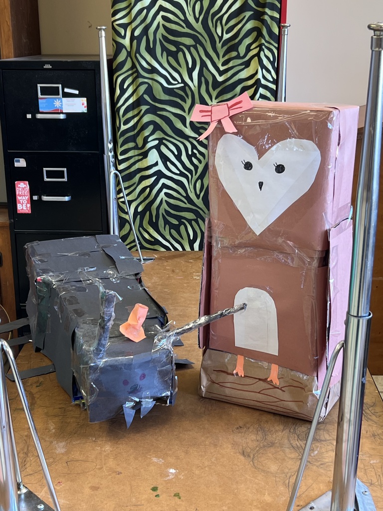 owl and ant made of boxes