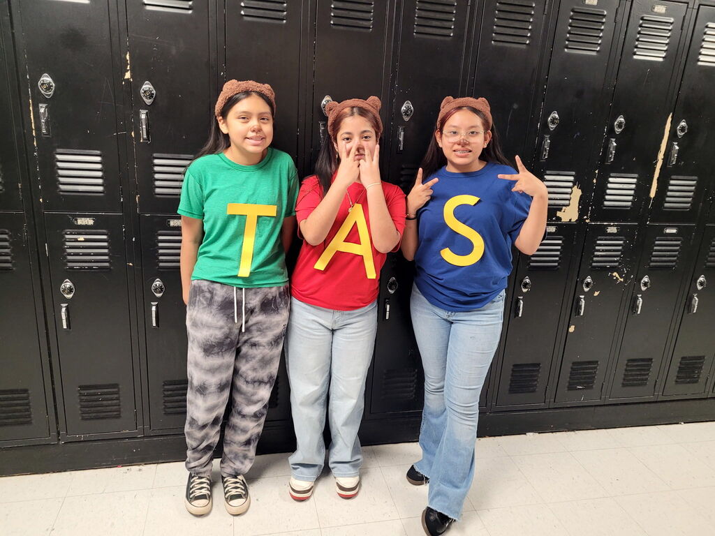 Students had fun for Twin Day!