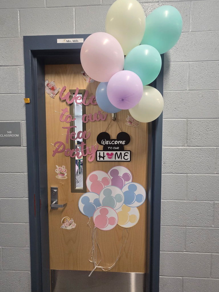 Mrs. Mills' first grade classroom decorated with balloons