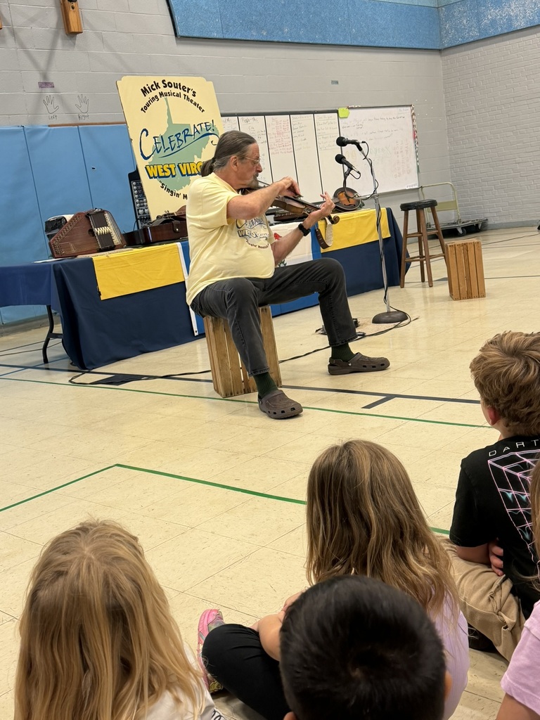 Mick Souter playing fiddle