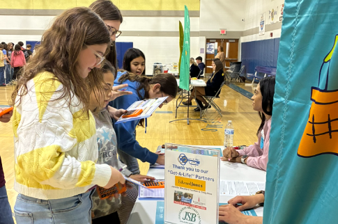 Students buy groceries
