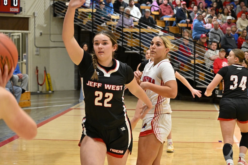 Jefferson West Varsity Girls vs. Hiawatha