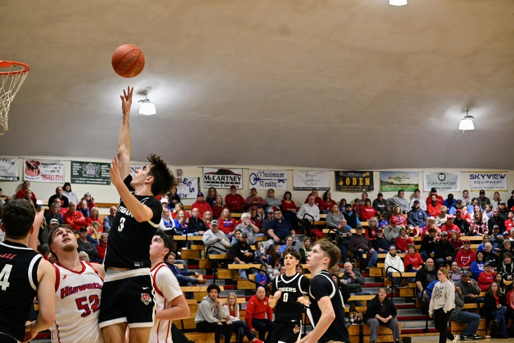 Jefferson West Varsity Boys vs. Hiawatha