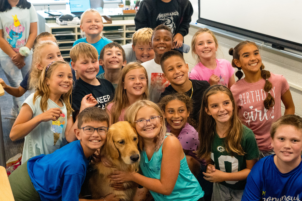 Facility dogs at school