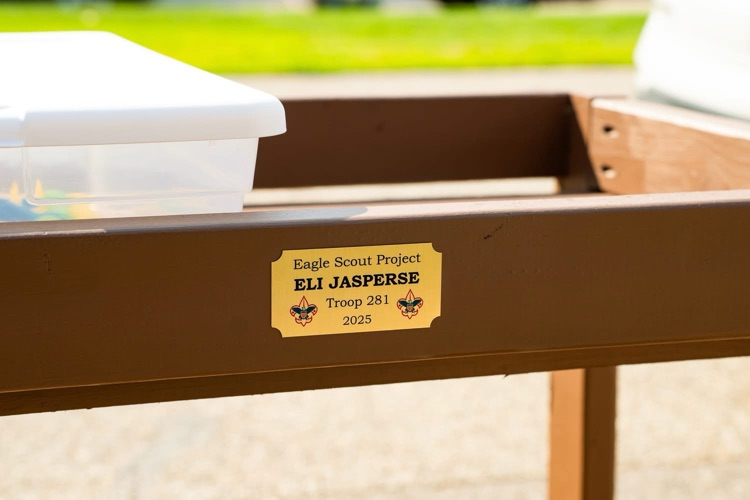 Eli’s plaque on bin