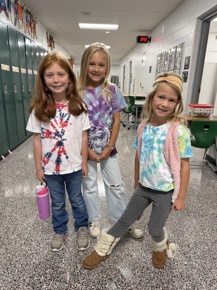 students dressed for throwback Thursday