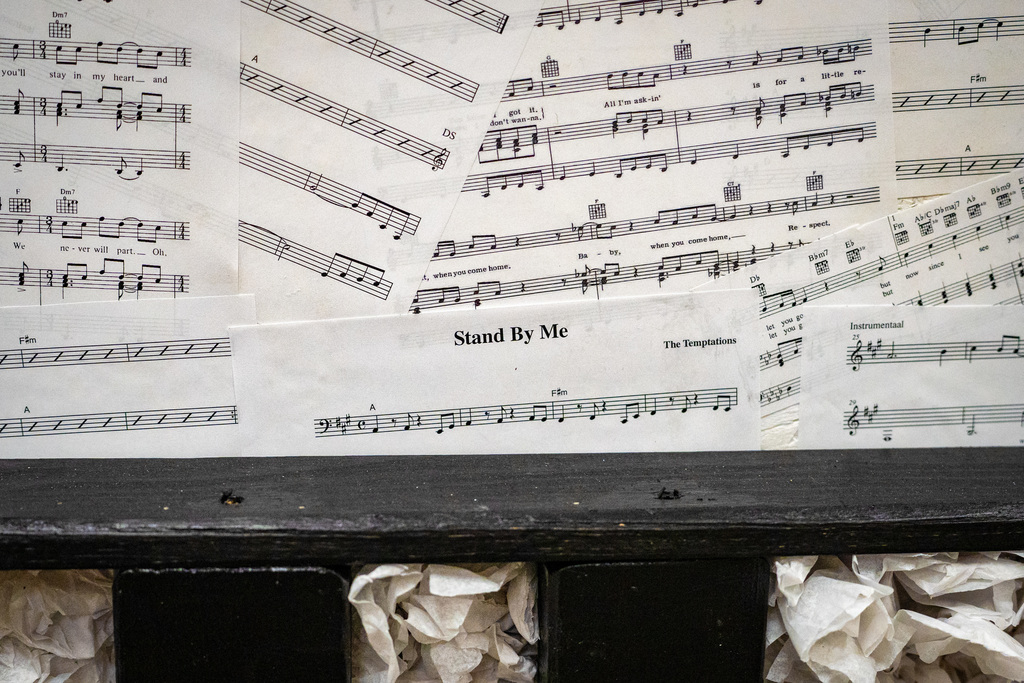 Homecoming float close up