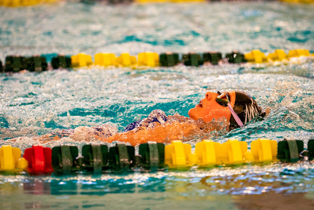 Girls swim team practicing 