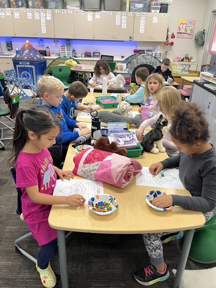 students doing turkey activity 