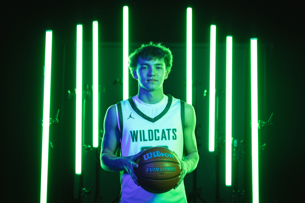 Boys basketball team posing