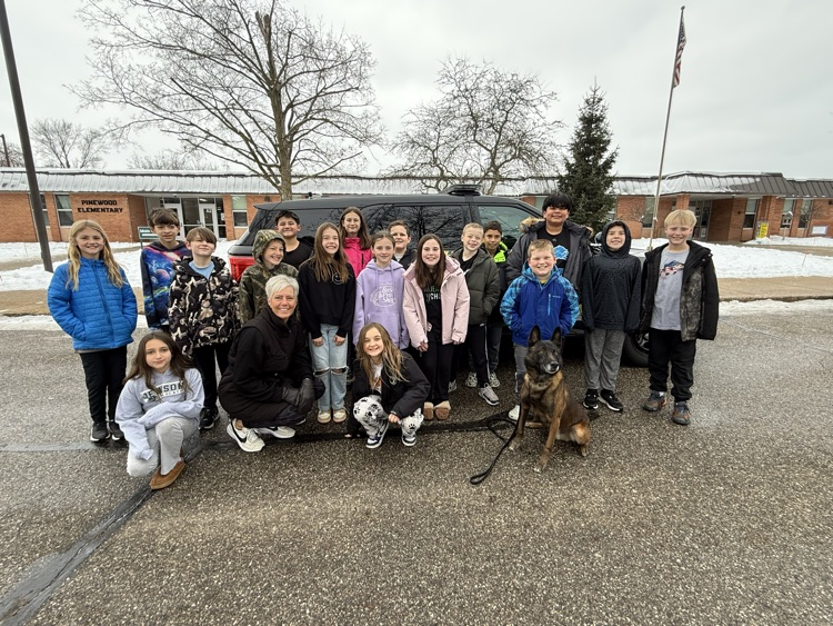 class photo with K-9