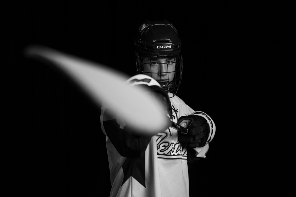 Hockey player posing