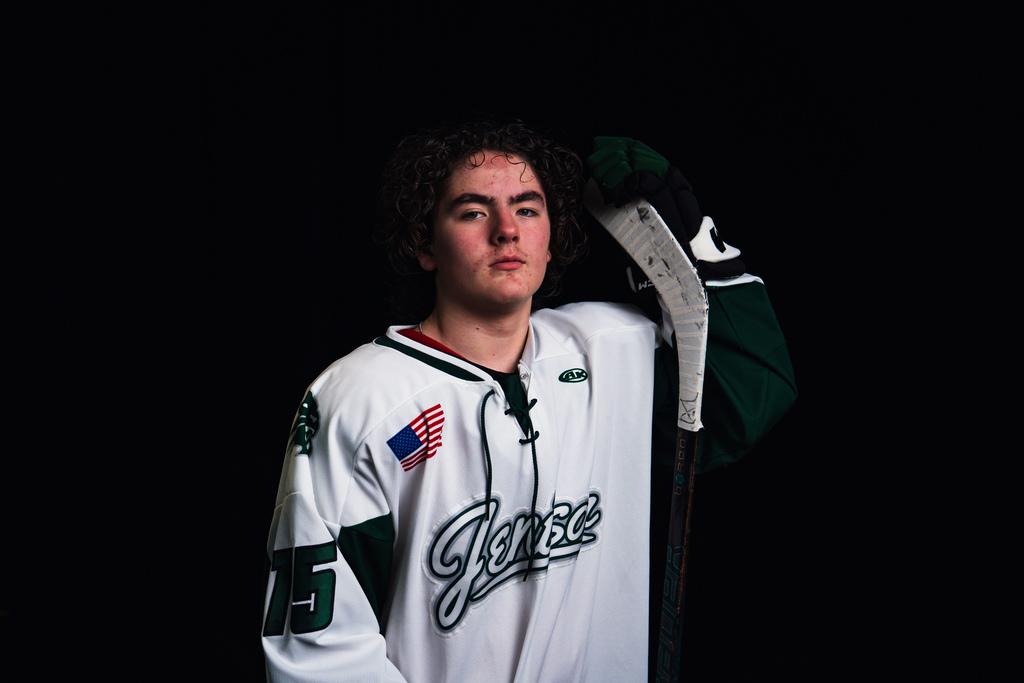 Hockey player posing