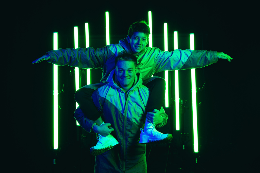 Boys swim team posing