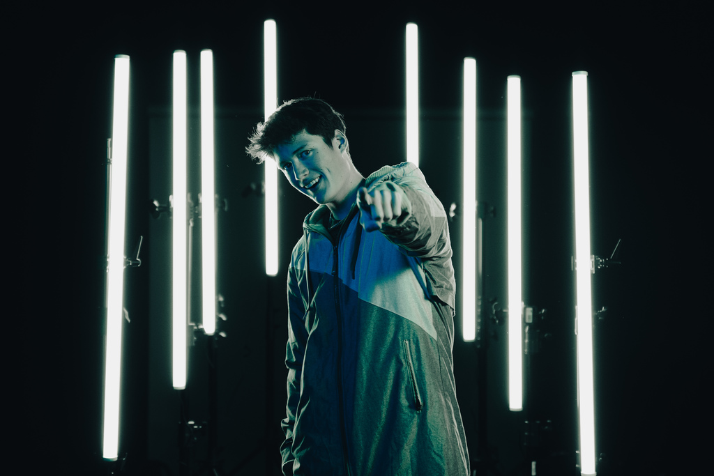 Boys swim team posing