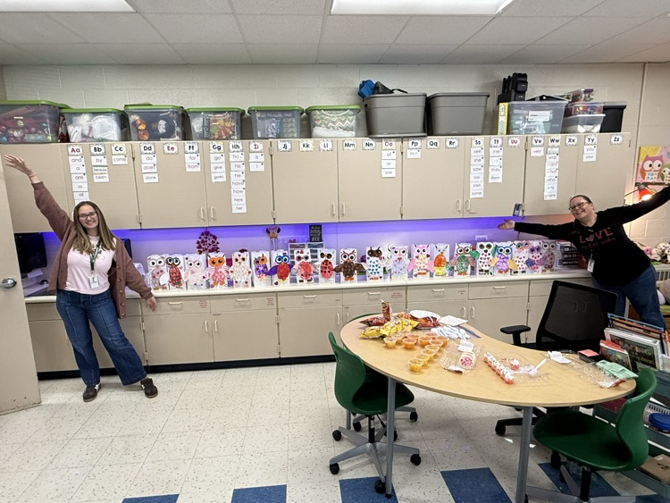 teachers with valentines bags
