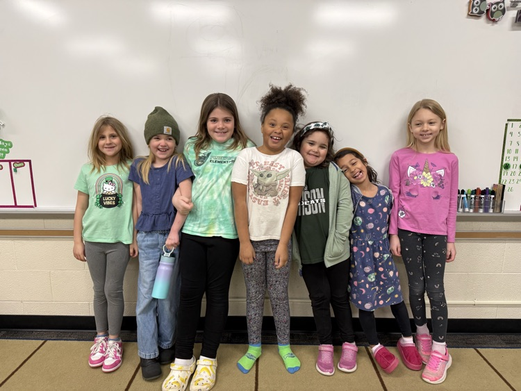 group of girls smiling 