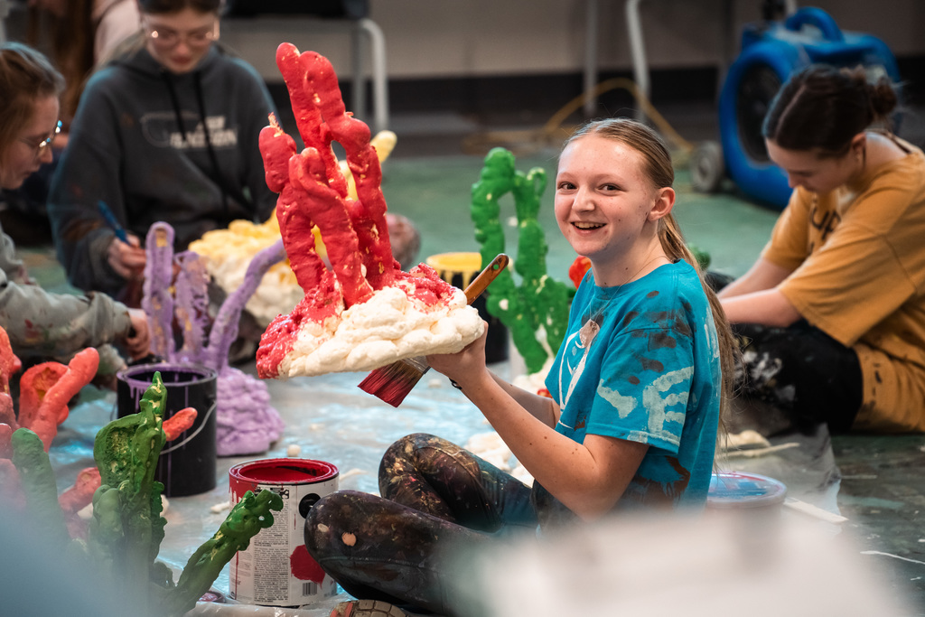 Theater student painting set