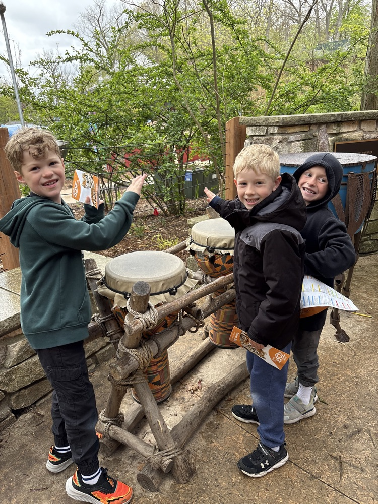 students at the zoo