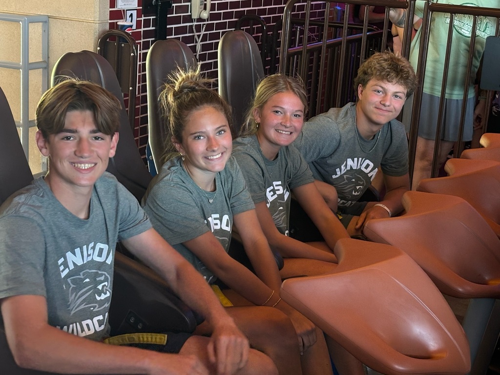 Jenison Junior High students posing on East Coast