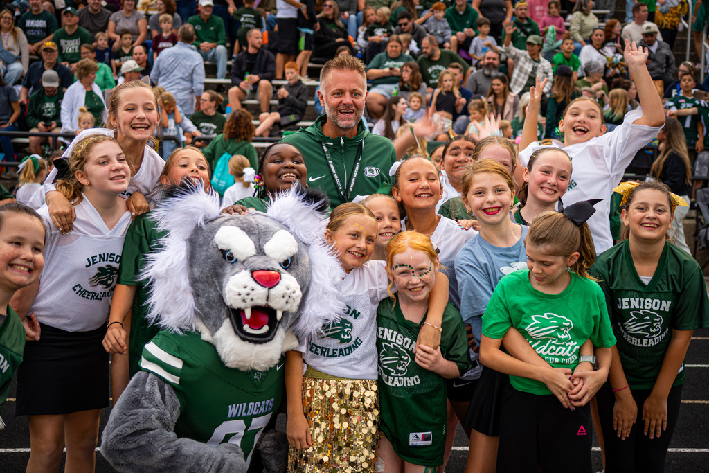 Rosewood students posing with their elementary school