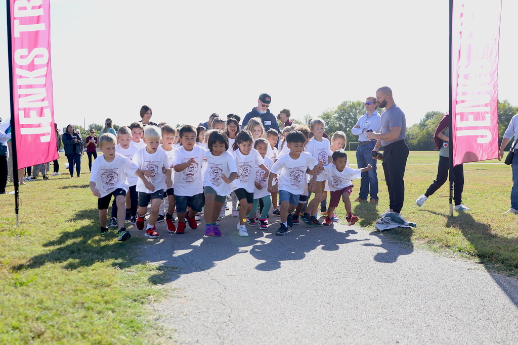 students at start line for jog-a-thon