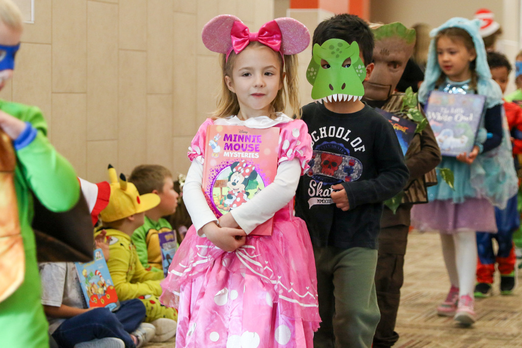 girl dressed up as mini mouse