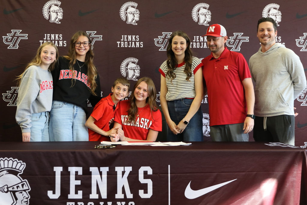 photo of Mylie Bradley with family