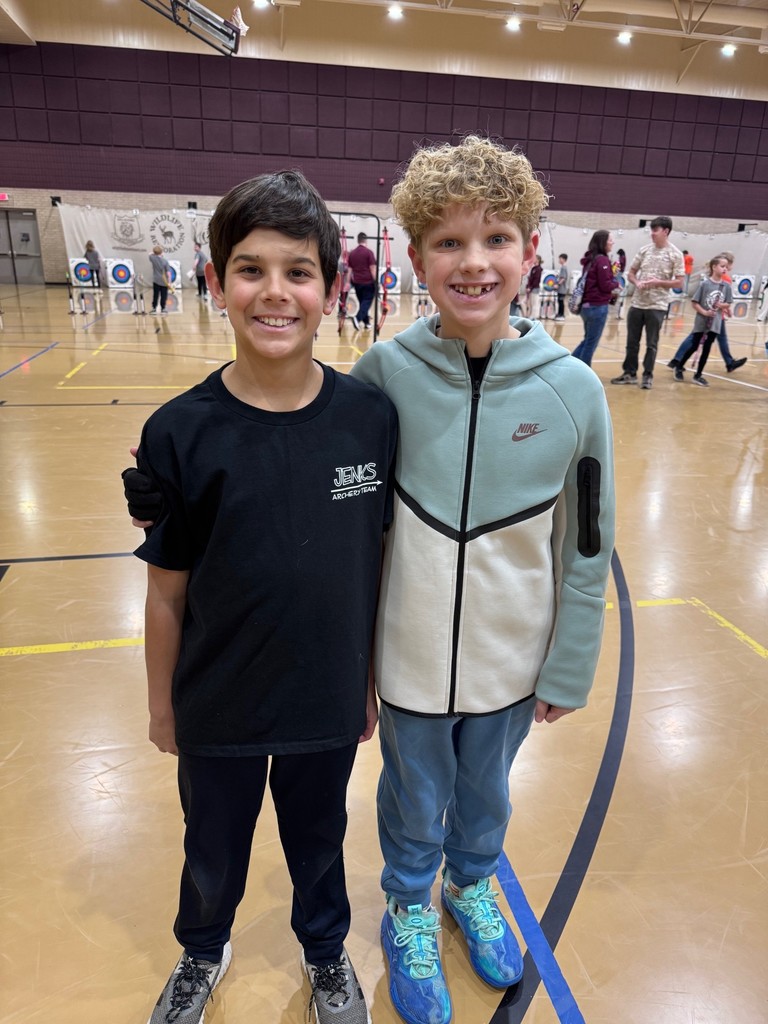 6th grade archery students