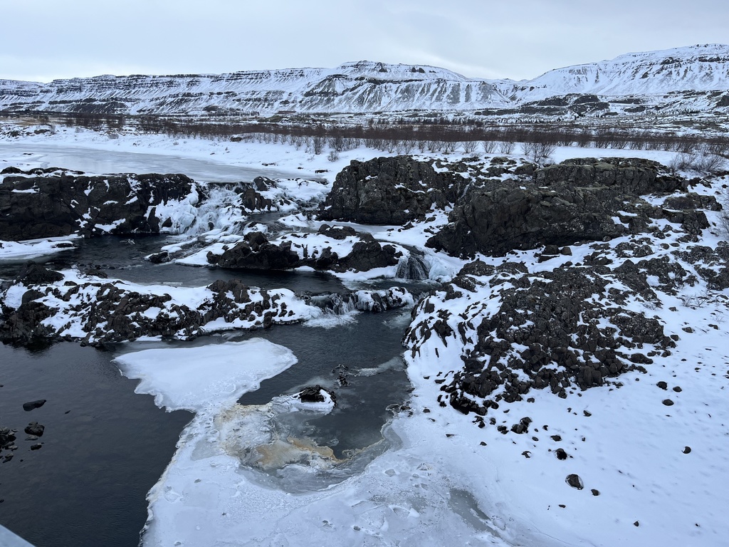 a photo of glaciers.