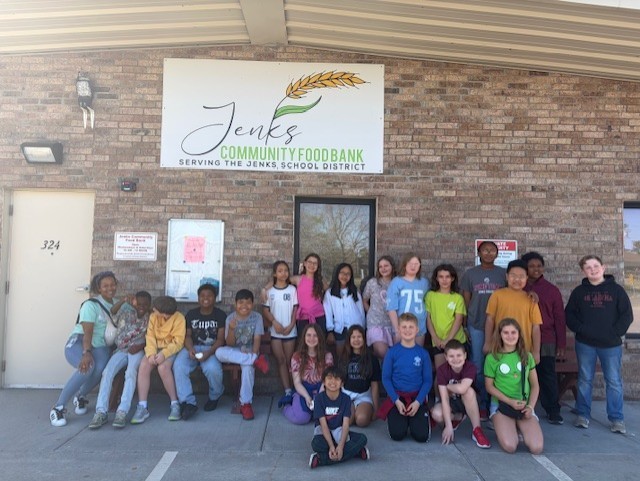 5th grade class food drive winner at the Jenks food bank