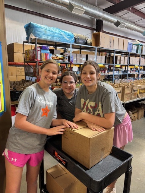 6th Grade students at the Jenks Community Food Bank