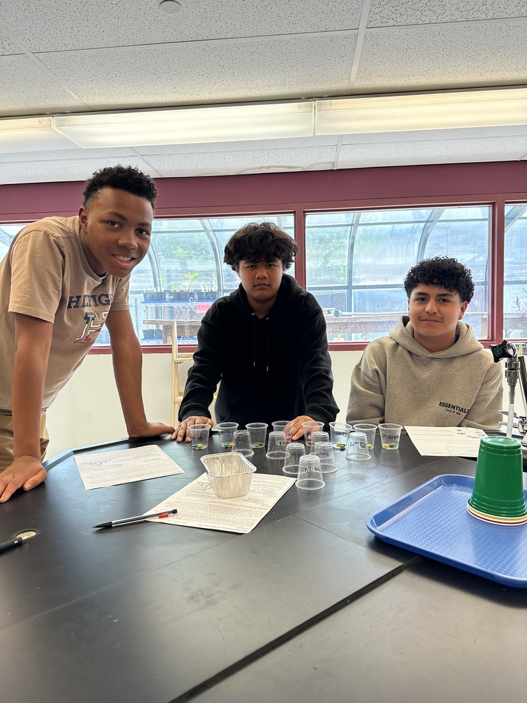 3students doing science lab
