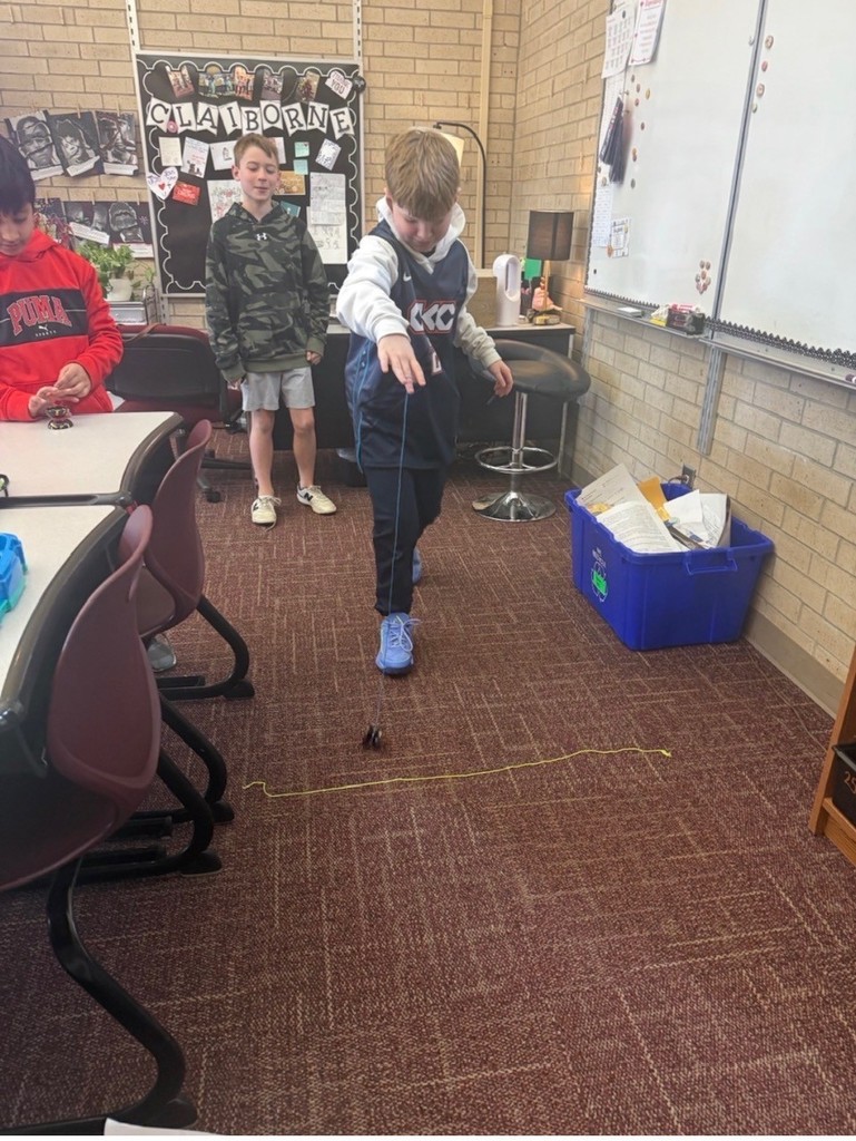 students practicing during the yo-yo lunch club