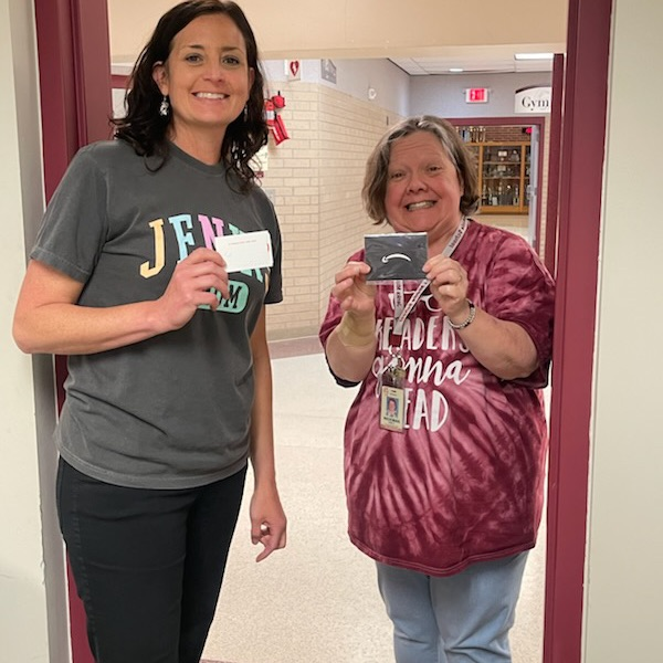 2teachers with gift cards 