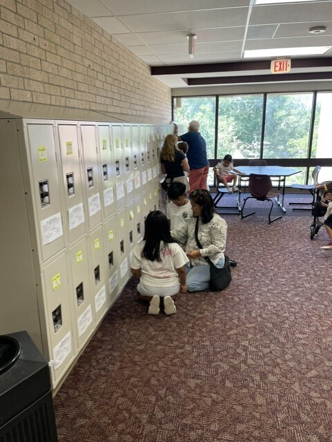 students practicing lockers at Meet the Teacher