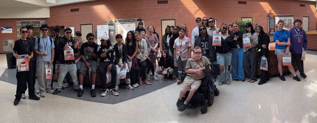 A panoramic photo of students at OSU-IT