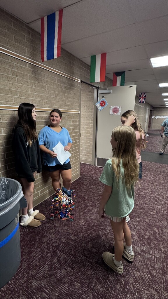 6th graders present STEM projects to 5th graders