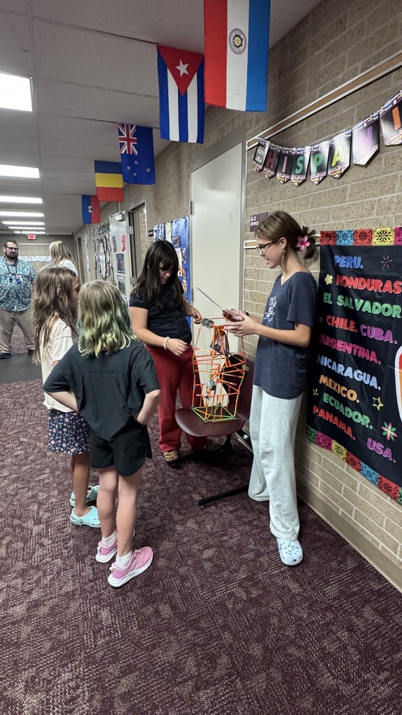 6th graders present STEM projects to 5th graders