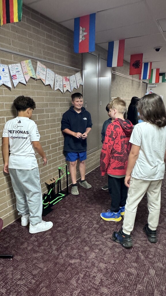 6th graders present STEM projects to 5th graders