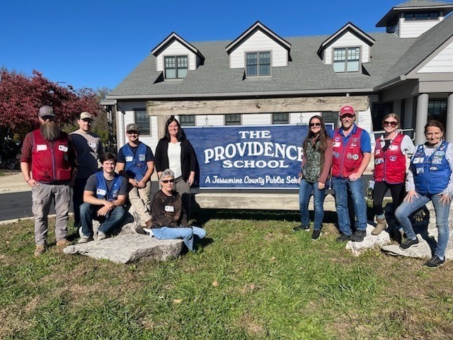 TPS pic with Lowes employees