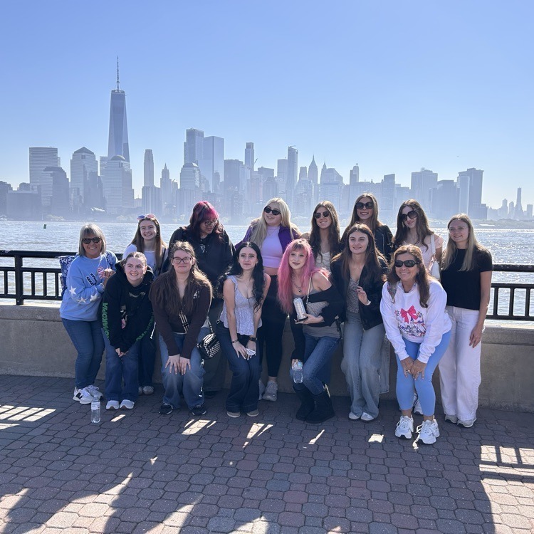 🗽 Jessamine County Takes Manhattan! 🍎  Our Jags and Colts are in the Big Apple for their senior trip! From the glowing lights of Times Square to the magic of Aladdin on Broadway, our seniors are making every New York Minute count. 🎭✨  We are so proud of this group and thrilled they’re getting to build memories that will last far beyond graduation. 🎓