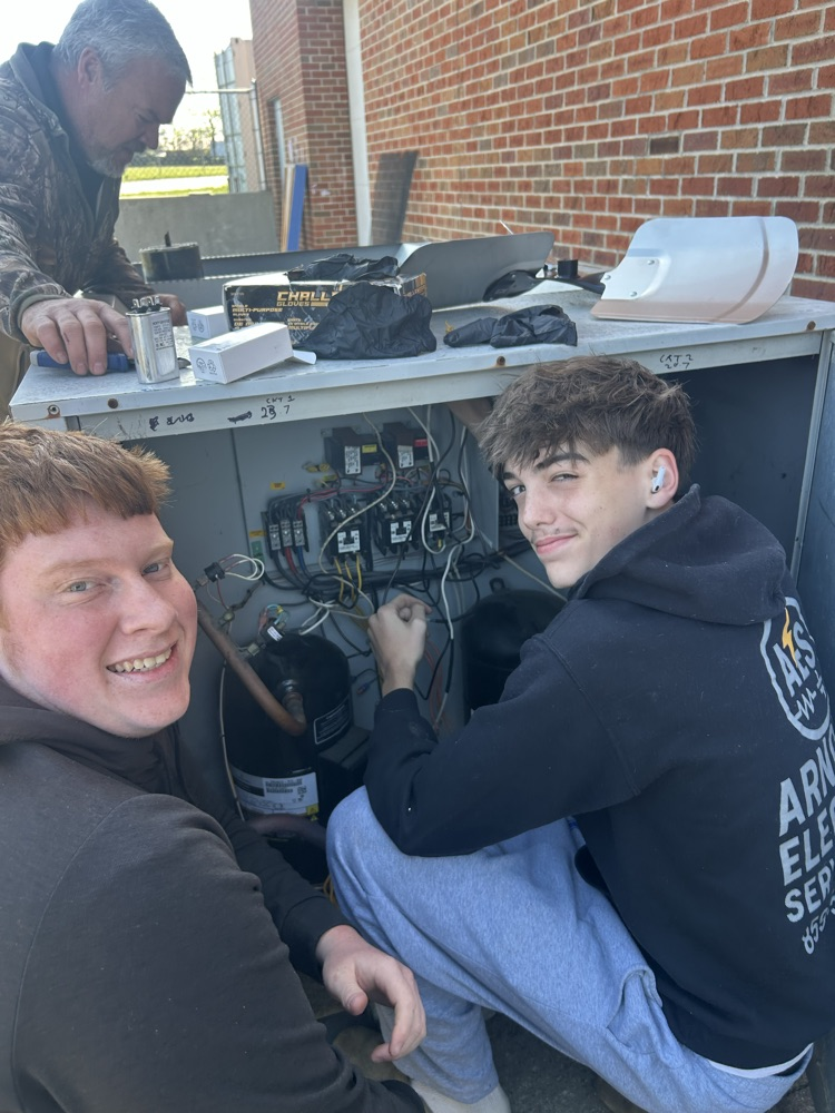 Students from JCTC West get hands on training