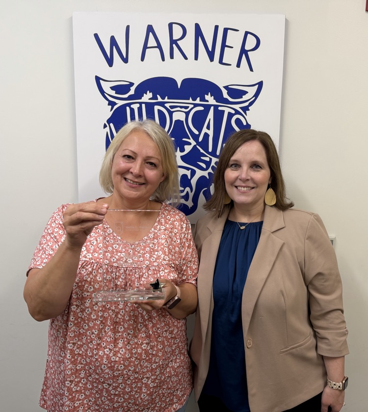 Marie Kanatzer with award