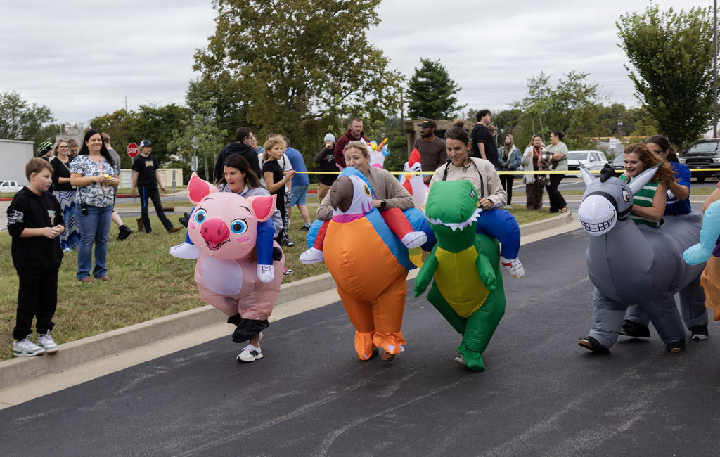 Inflatable Race