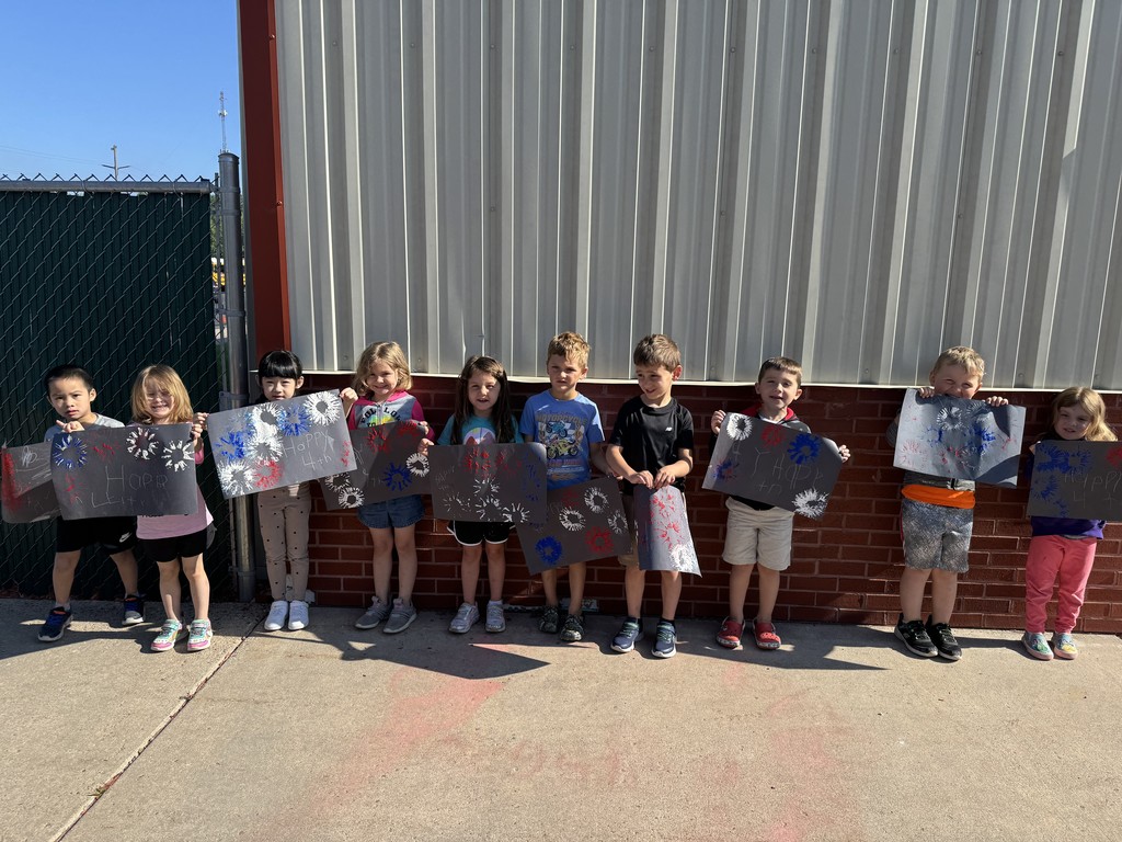 Incoming Kindergarten Painting at Summer School 