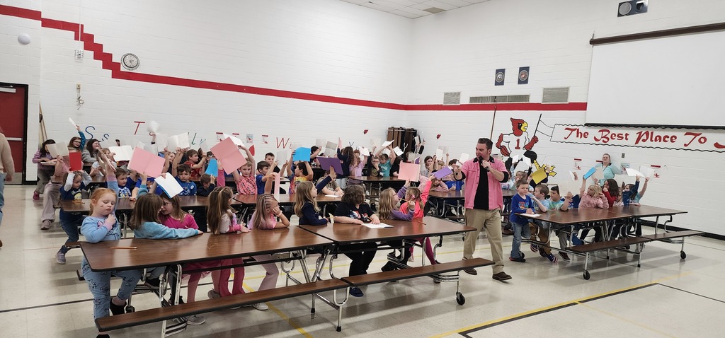 showing their pictures