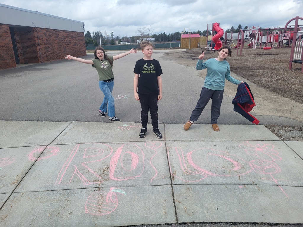 The 6th Grade "Personal Skills"  elective class has taken some time to learn a little Spanish, including colors/colores... 